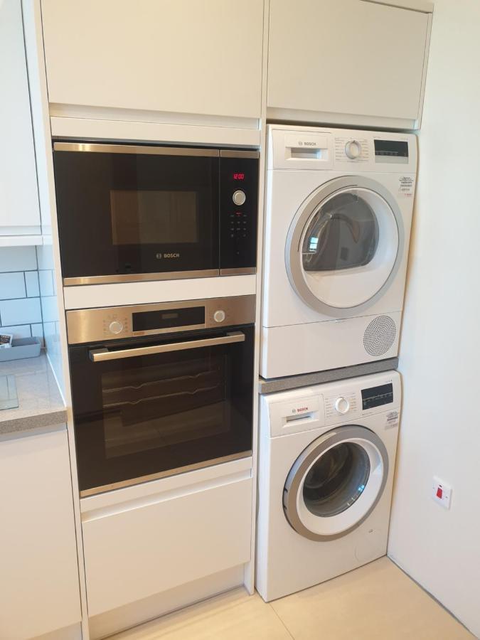 London Luxury Spacious 2 Bedroom Apartment 4 Mins From Ilford Stn. Free Parking Esterno foto