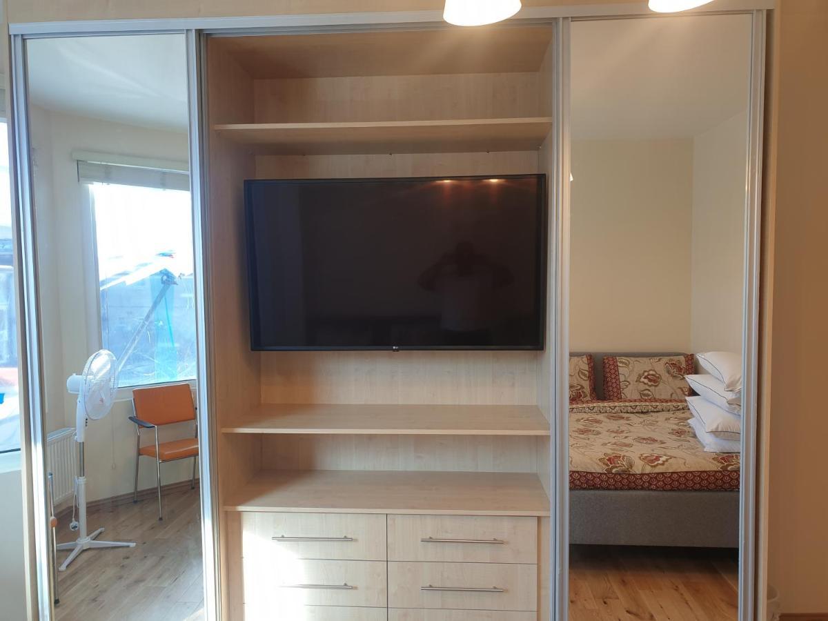 London Luxury Spacious 2 Bedroom Apartment 4 Mins From Ilford Stn. Free Parking Esterno foto