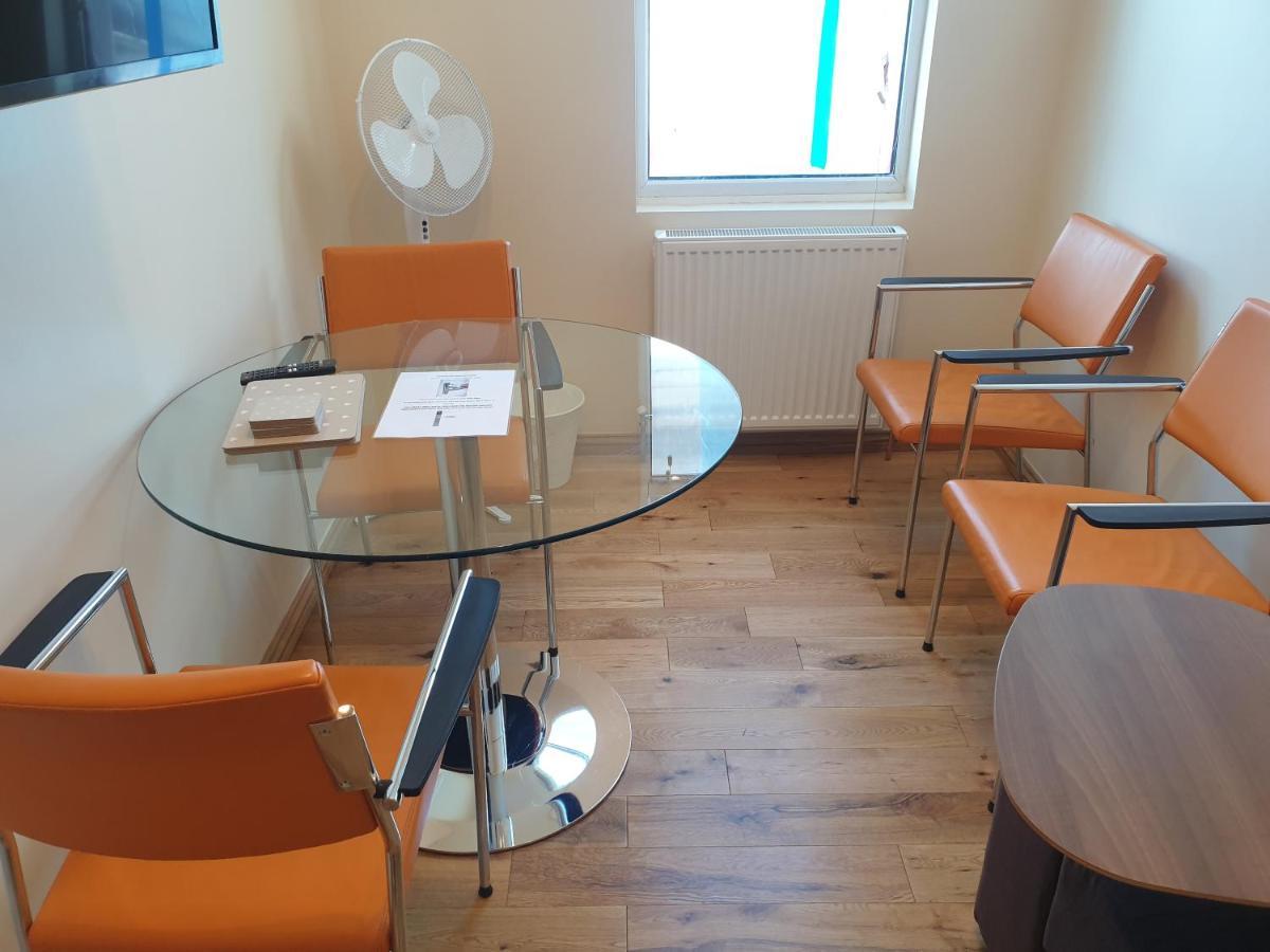 London Luxury Spacious 2 Bedroom Apartment 4 Mins From Ilford Stn. Free Parking Esterno foto