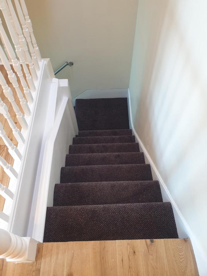London Luxury Spacious 2 Bedroom Apartment 4 Mins From Ilford Stn. Free Parking Esterno foto
