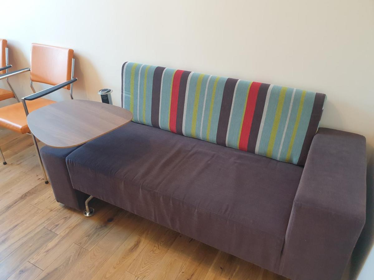 London Luxury Spacious 2 Bedroom Apartment 4 Mins From Ilford Stn. Free Parking Esterno foto